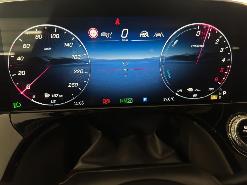 Mercedes-Benz E 300 2025