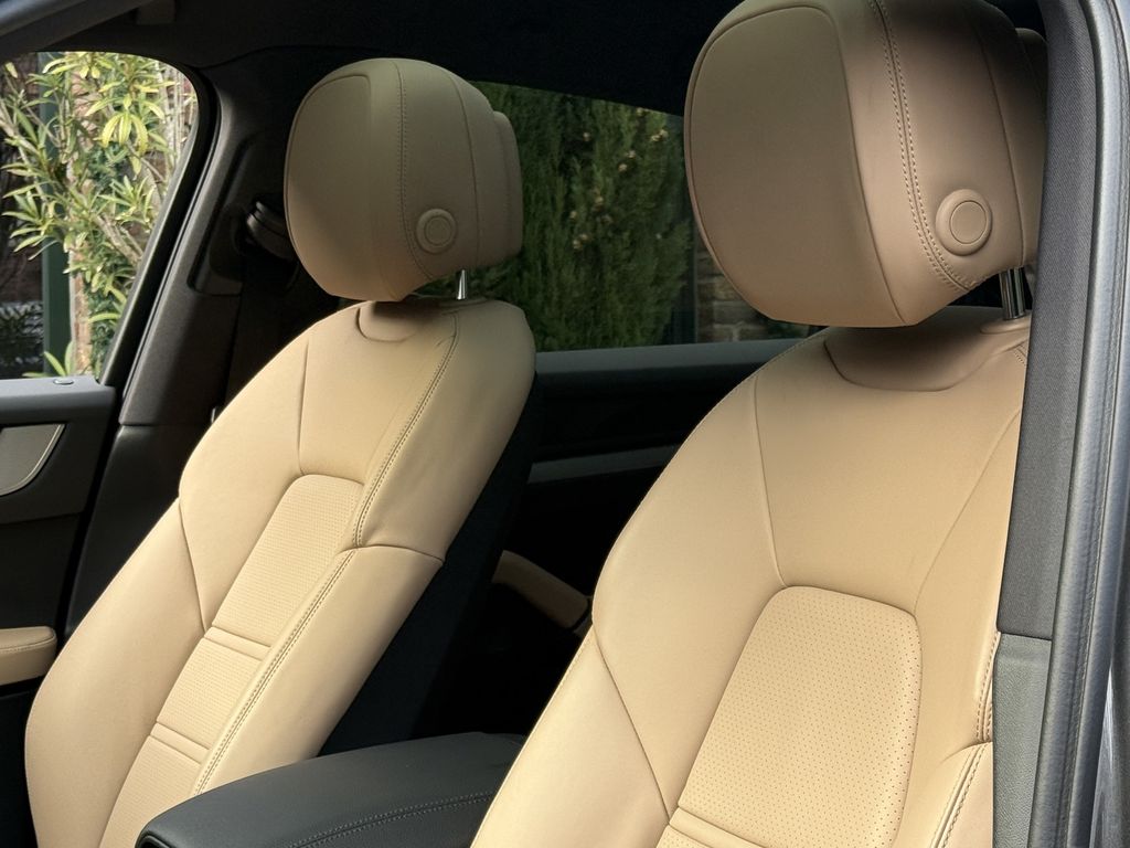 Porsche Cayenne 2025