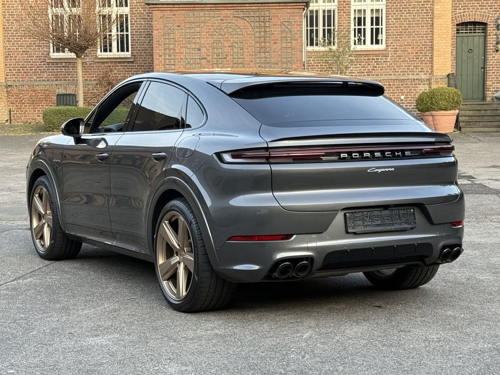 Porsche Cayenne 2025