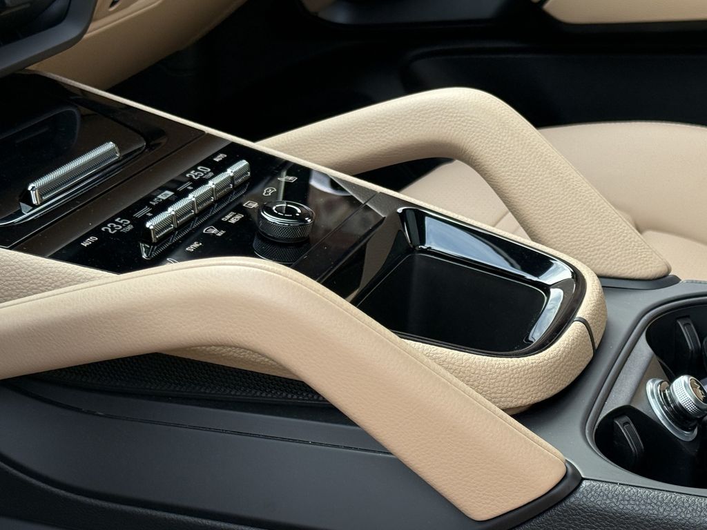 Porsche Cayenne 2025