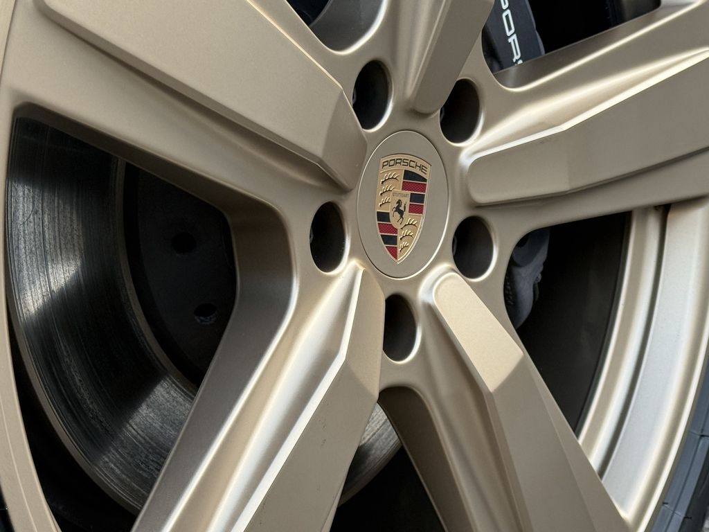 Porsche Cayenne 2025