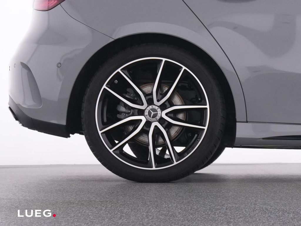 Mercedes-Benz A 220 2025