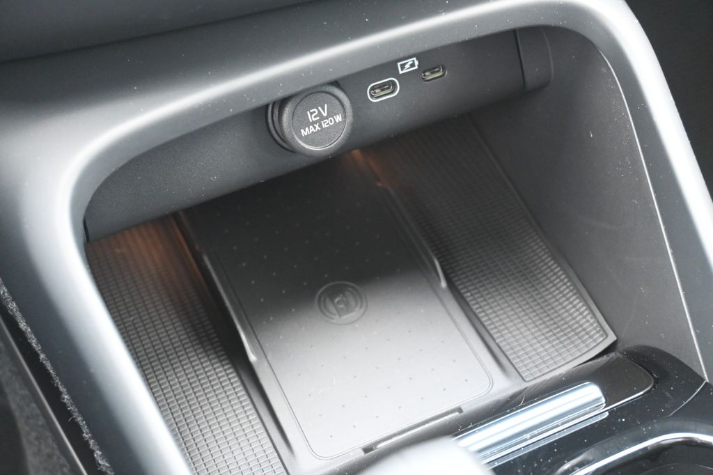 Volvo XC40 2025