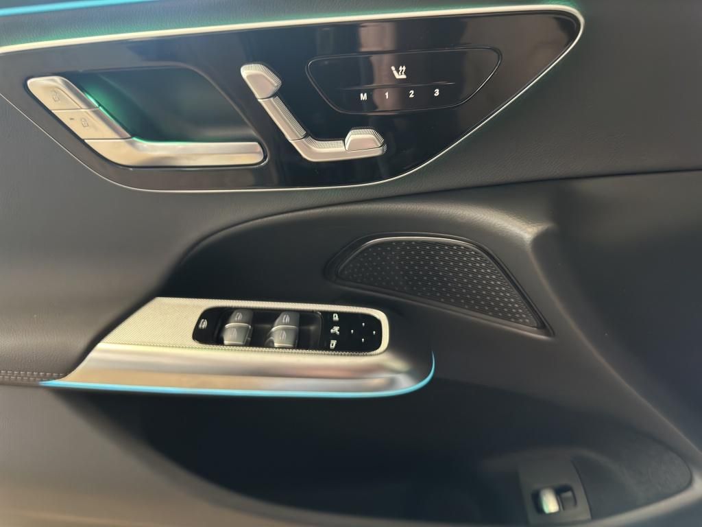 Mercedes-Benz E 300 2025