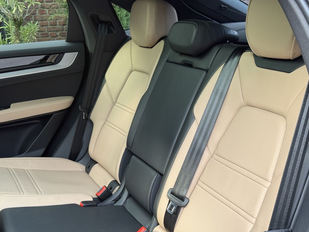 Porsche Cayenne 2025