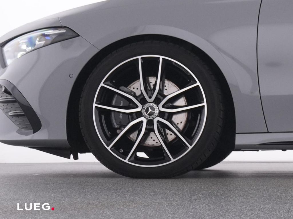 Mercedes-Benz A 220 2025