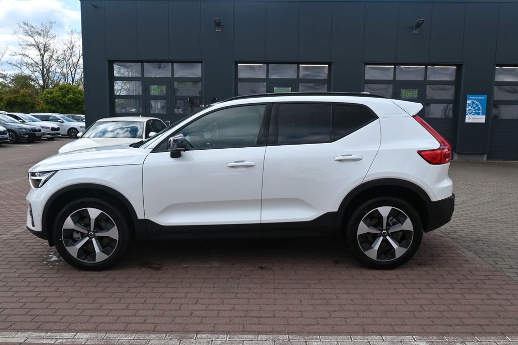 Volvo XC40 2025