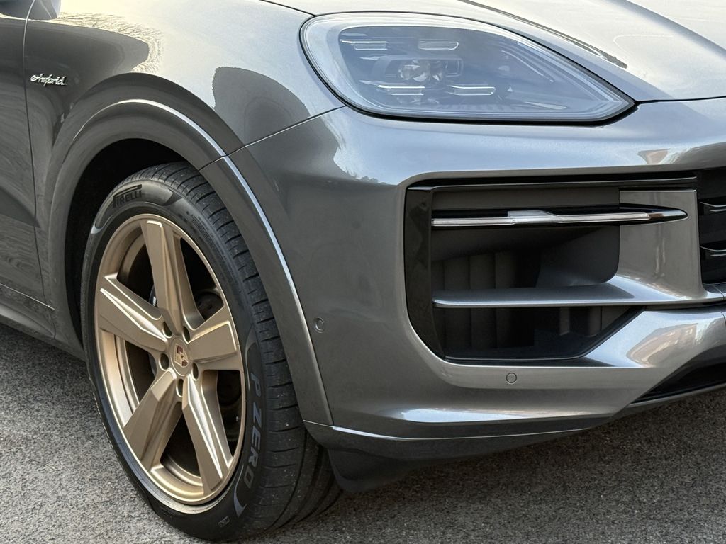 Porsche Cayenne 2025