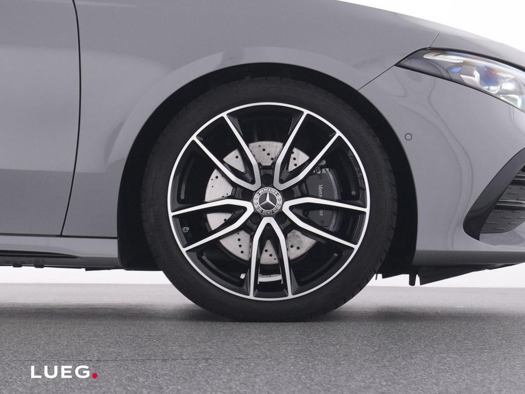 Mercedes-Benz A 220 2025