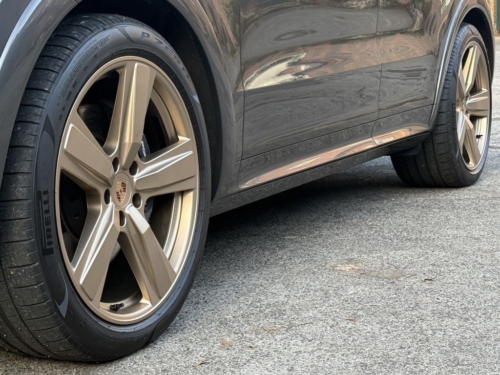 Porsche Cayenne 2025