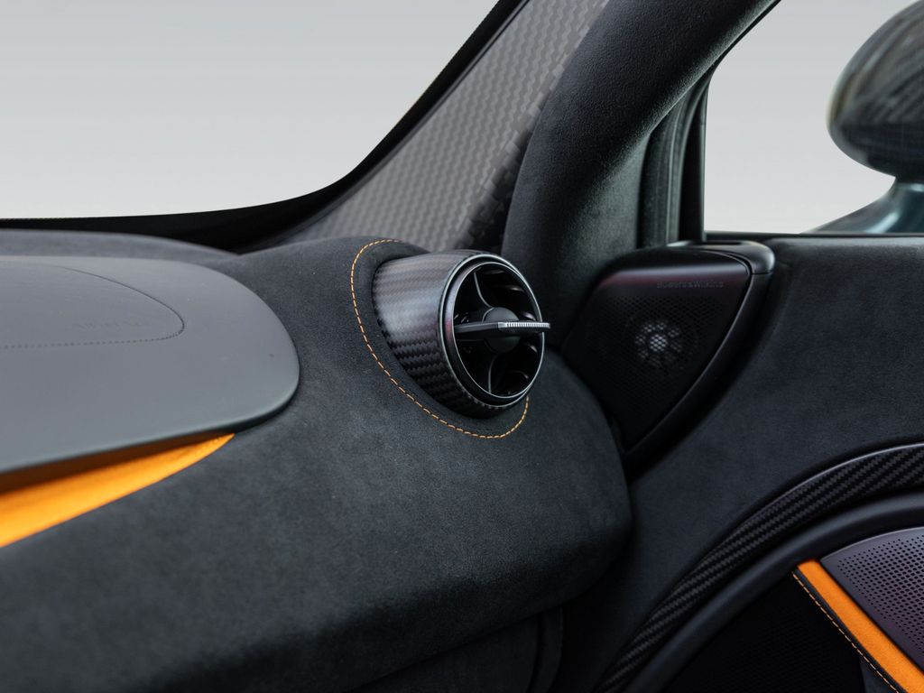 McLaren 750S 2024