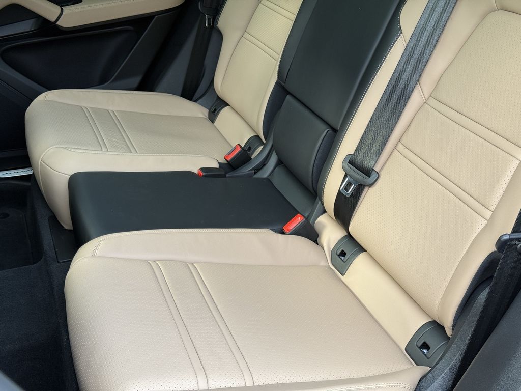 Porsche Cayenne 2025