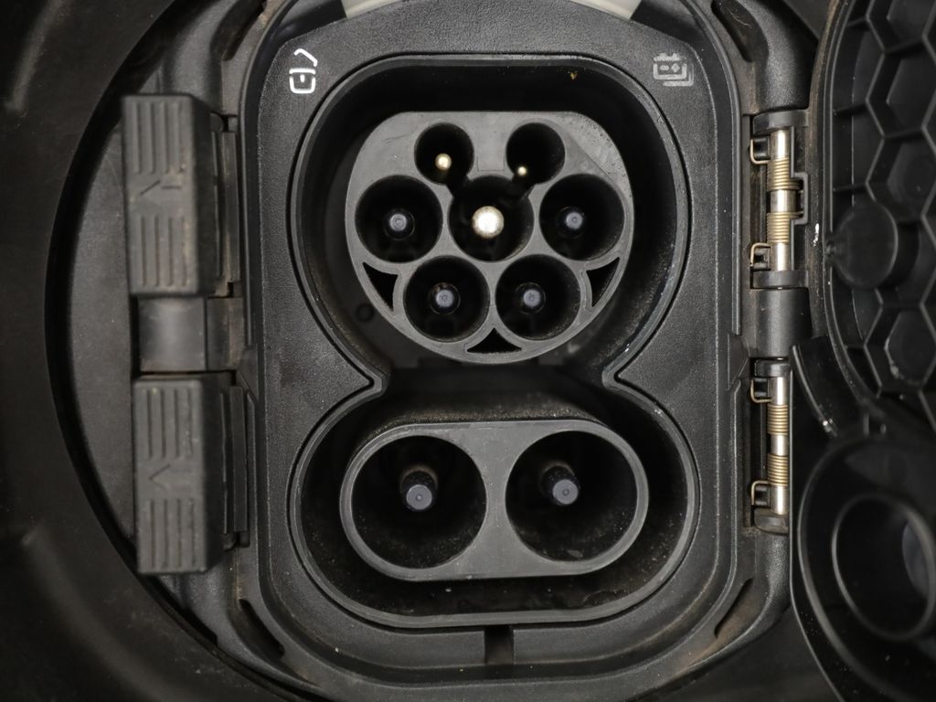 Mercedes-Benz EQC 2021