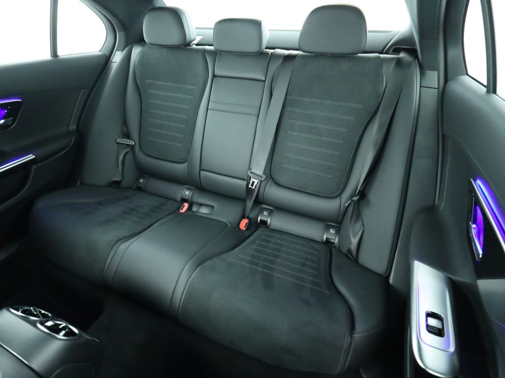 Mercedes-Benz C 300 2025