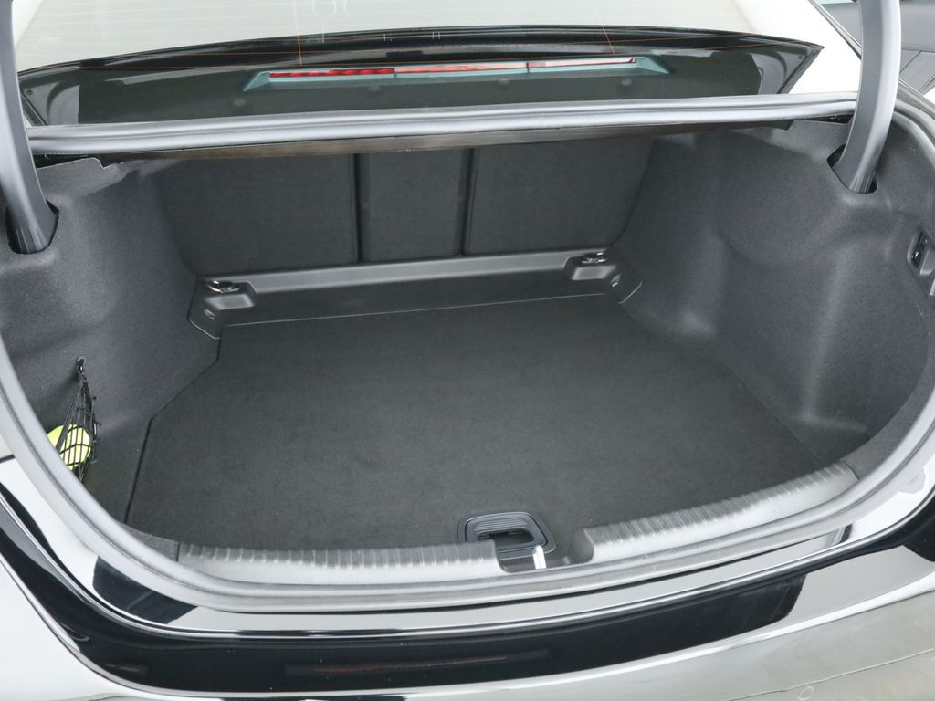 Mercedes-Benz C 300 2025