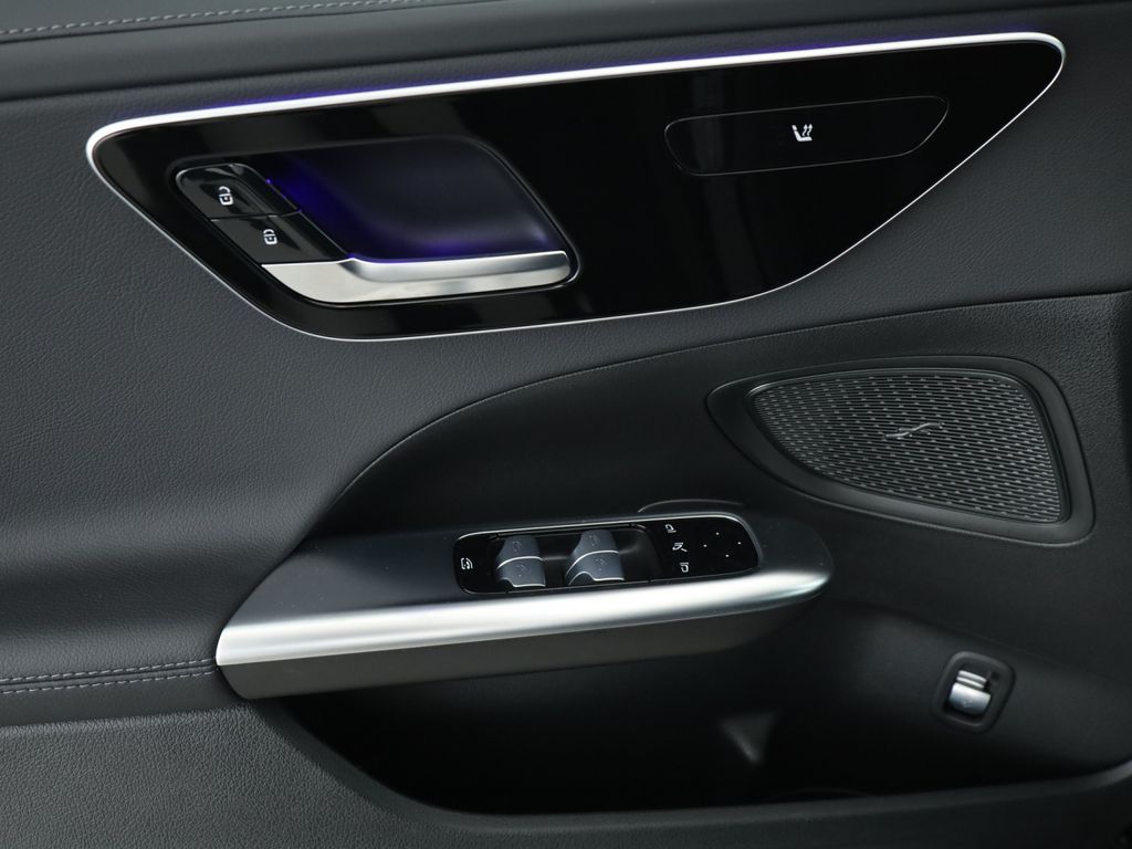 Mercedes-Benz C 300 2025