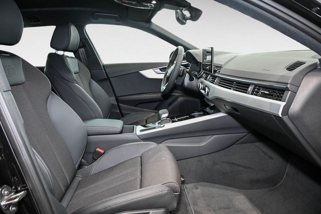 Audi A4 2024