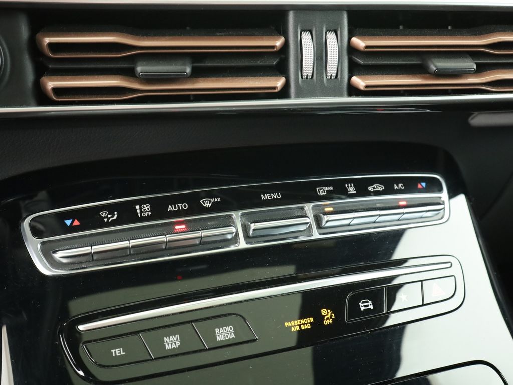 Mercedes-Benz EQC 2021