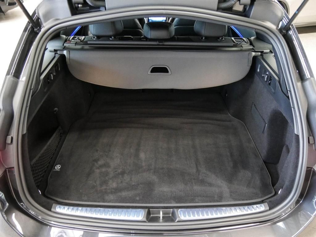 Mercedes-Benz C 300 2025