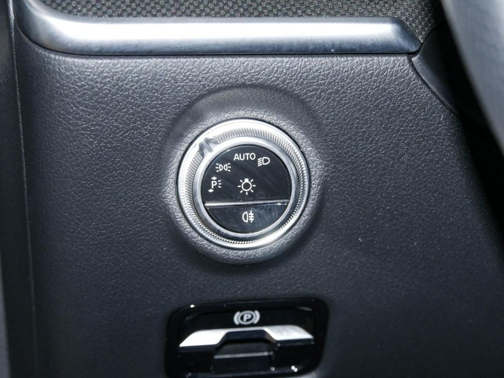 Mercedes-Benz C 300 2025