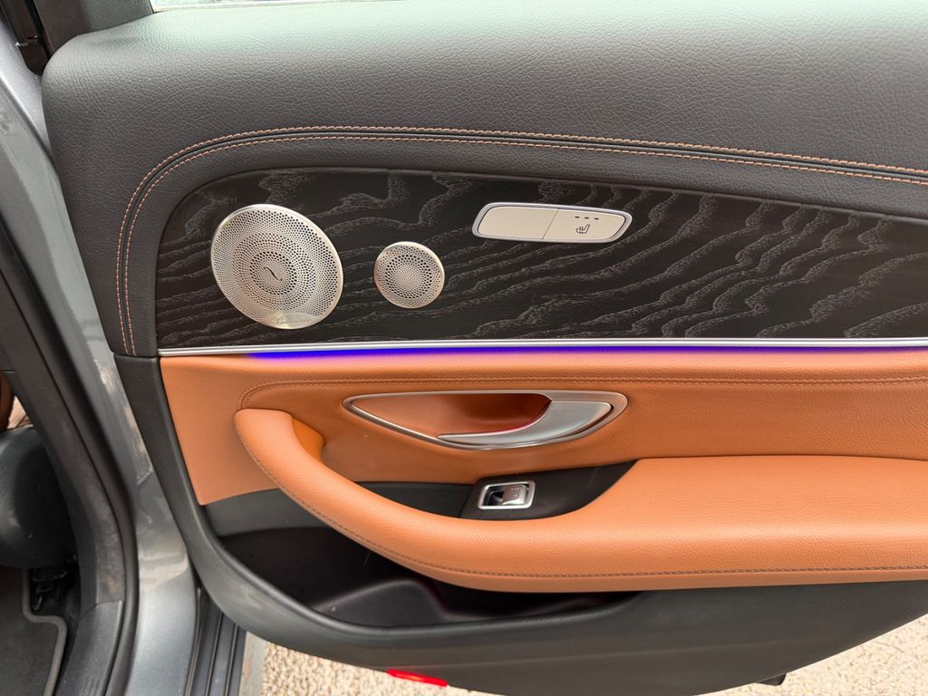 Mercedes-Benz E 300 2022