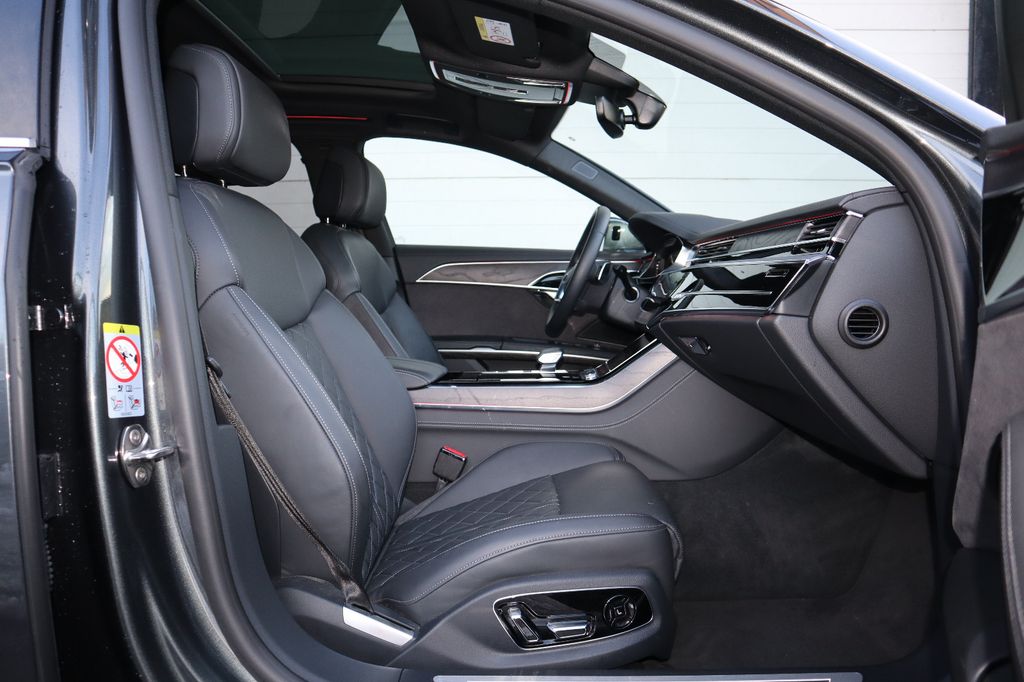 Audi A8 2024