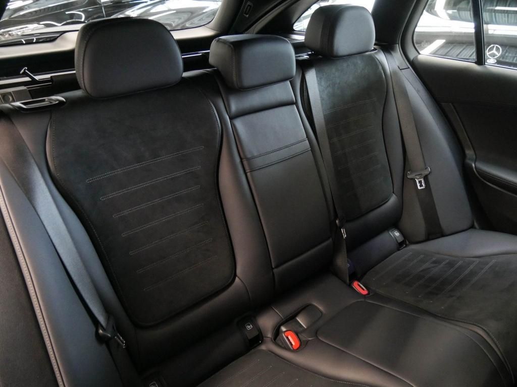 Mercedes-Benz C 300 2025