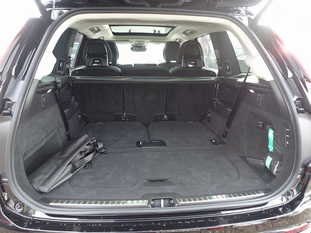 Volvo XC90 2025