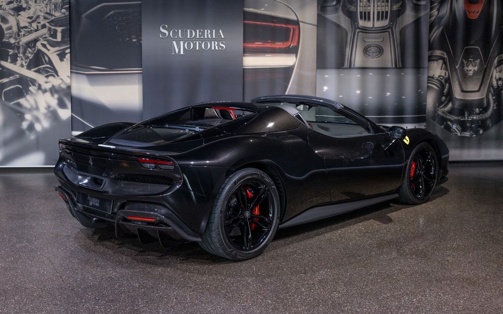 Ferrari 296 GTS 2025