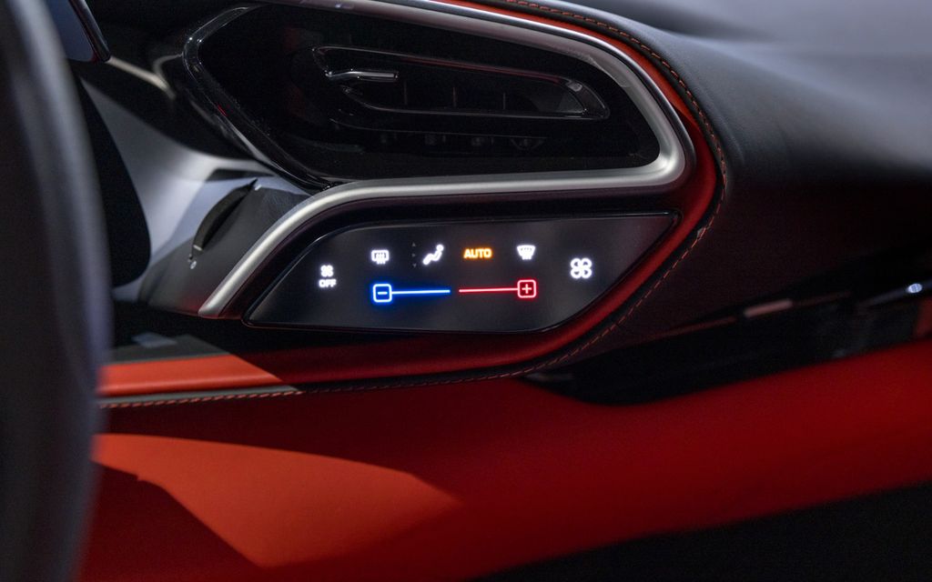 Ferrari 296 GTS 2025