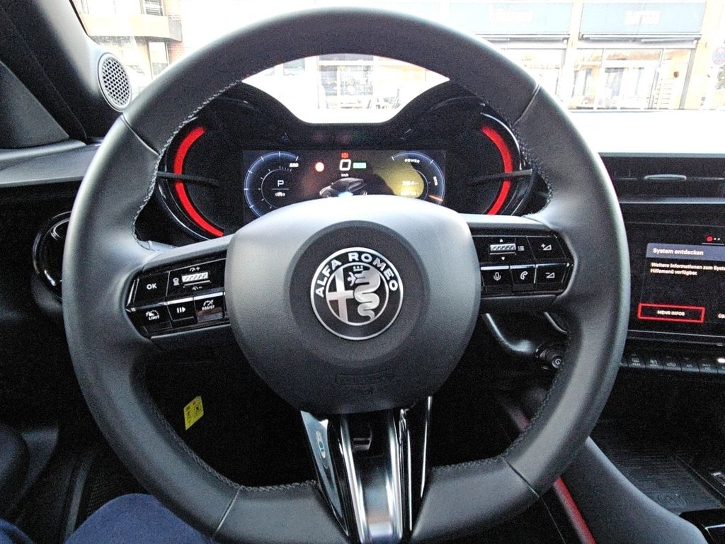 Alfa Romeo Junior 2025