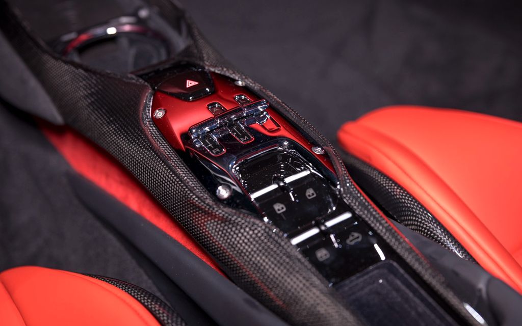 Ferrari 296 GTS 2025