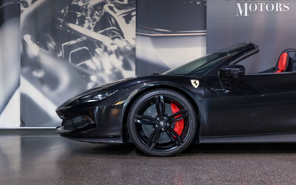 Ferrari 296 GTS 2025