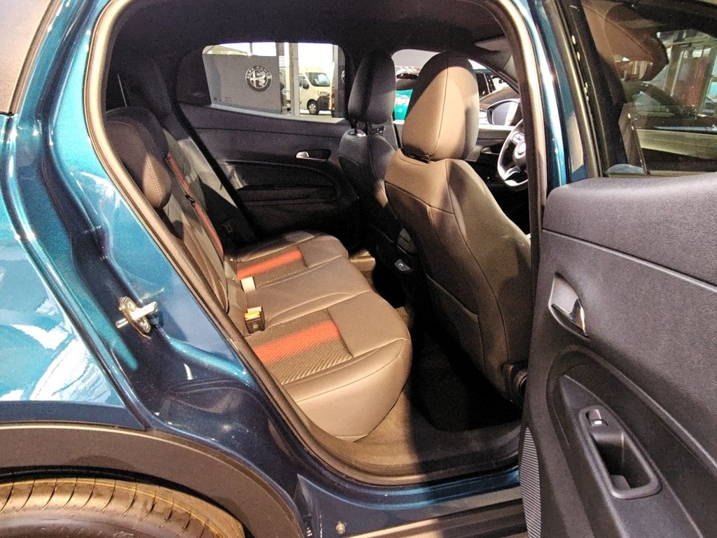 Alfa Romeo Junior 2025