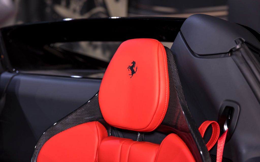 Ferrari 296 GTS 2025