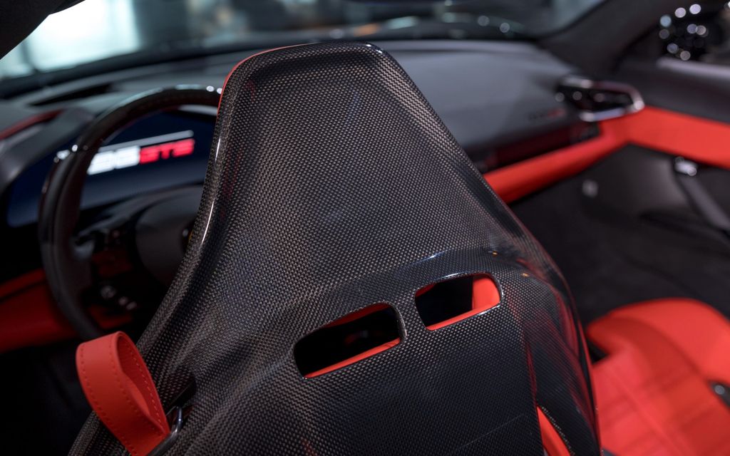 Ferrari 296 GTS 2025