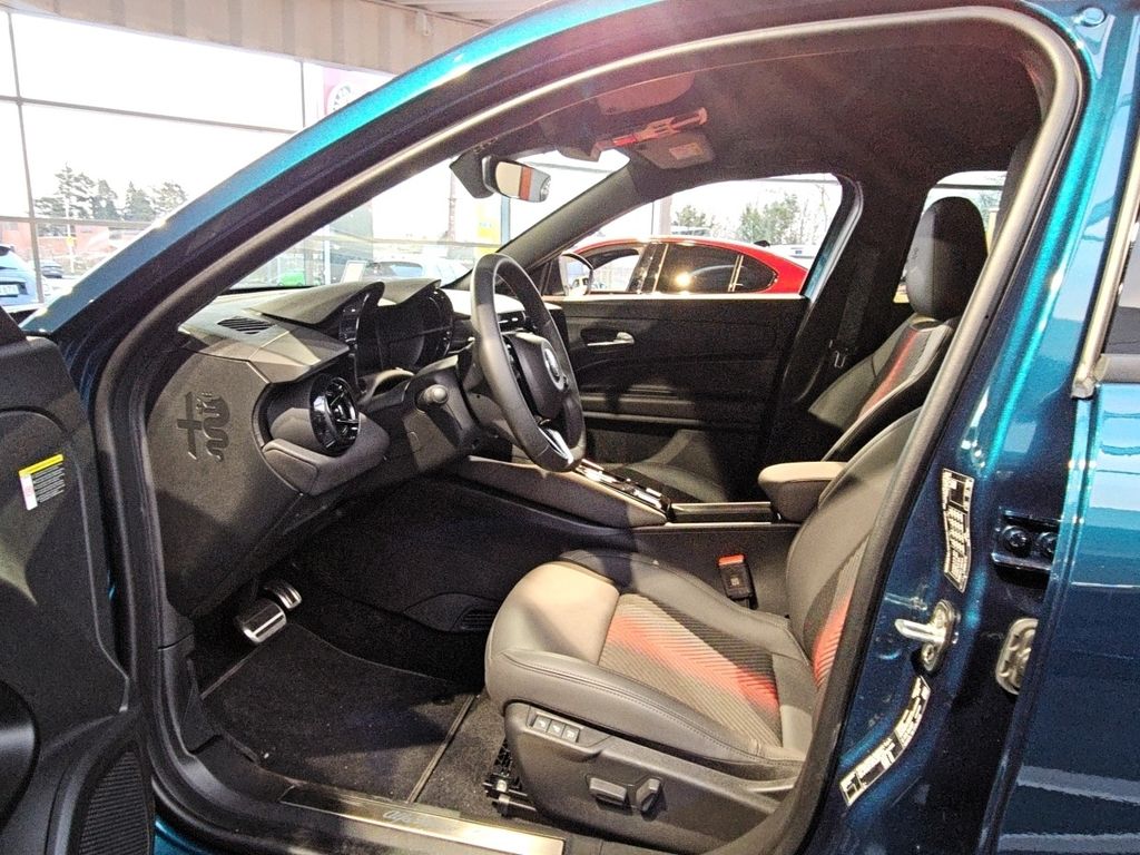 Alfa Romeo Junior 2025