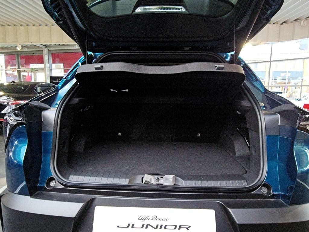 Alfa Romeo Junior 2025