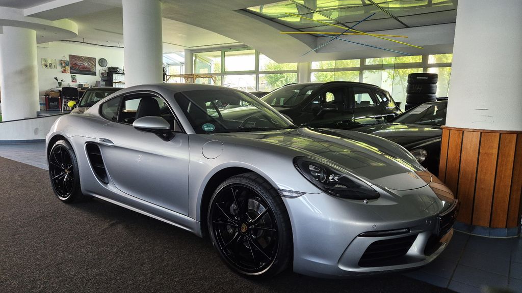Porsche Cayman 2019