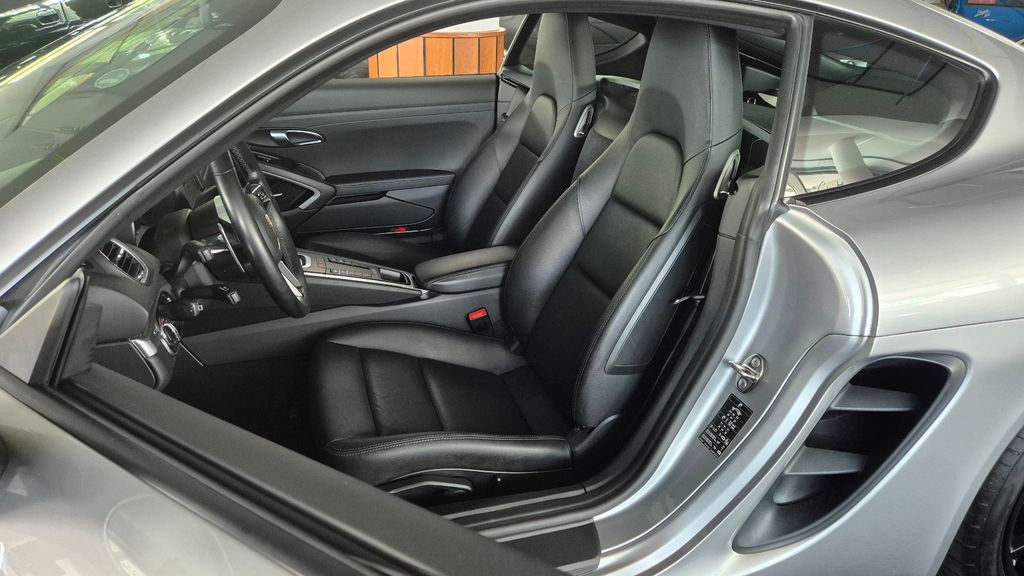 Porsche Cayman 2019
