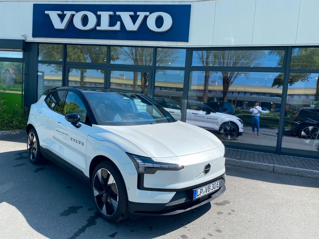 Volvo EX30 2025