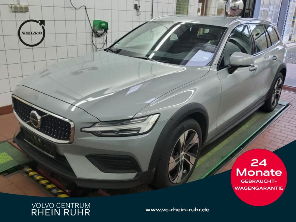 Volvo V60 Cross Country 2023