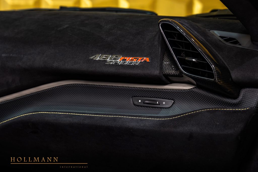 Ferrari 488 Pista 2020