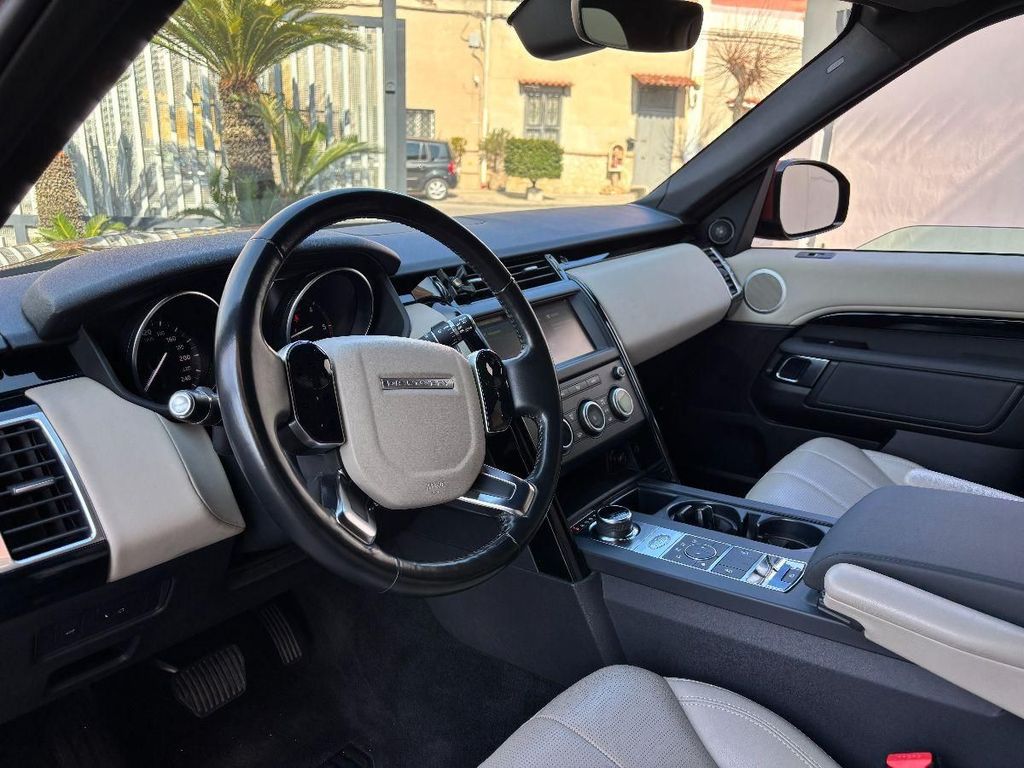 Land Rover Discovery 2018