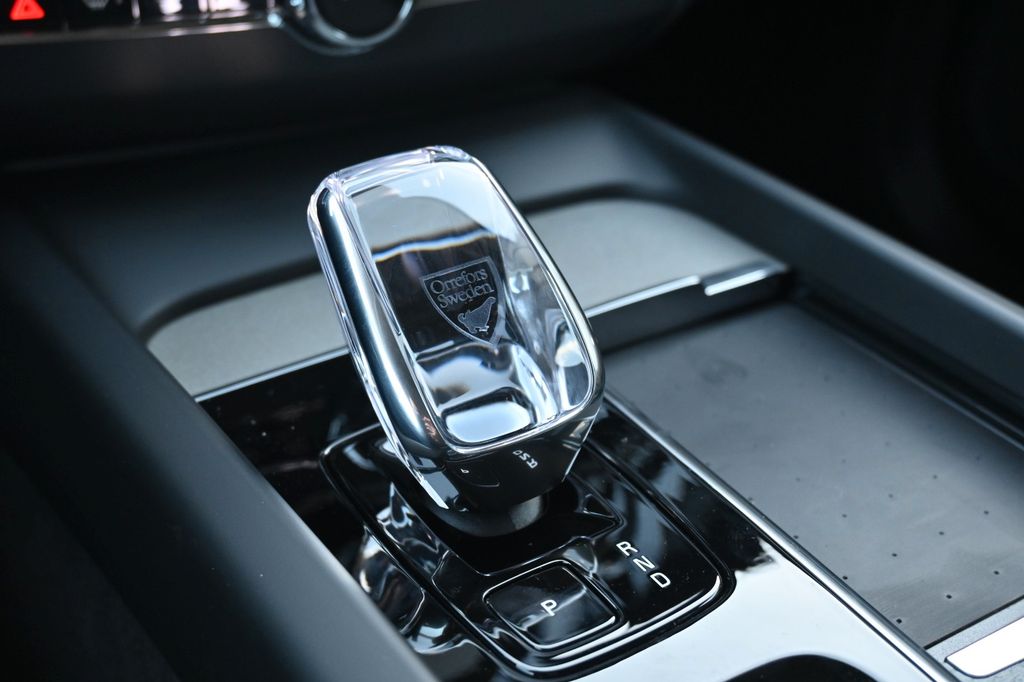 Volvo XC60 2025