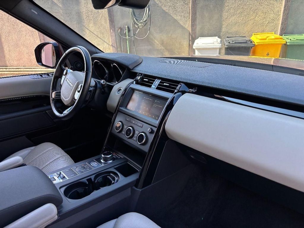 Land Rover Discovery 2018