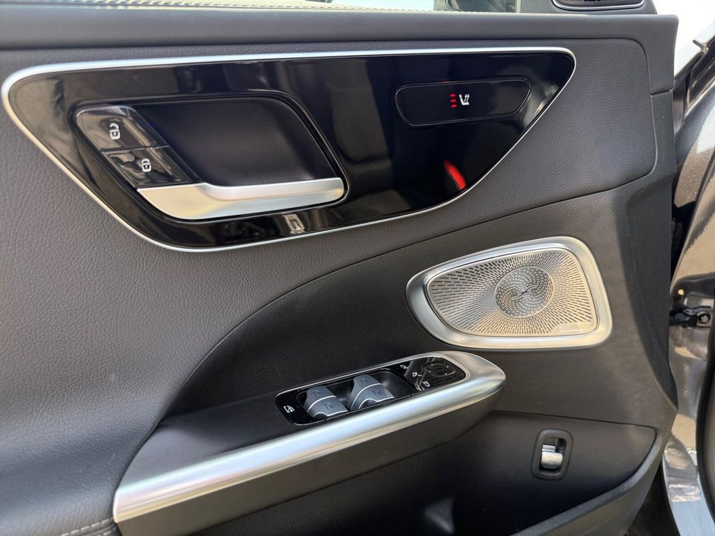 Mercedes-Benz C 300 2024