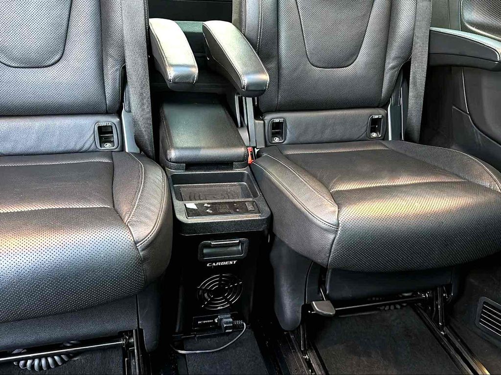 Mercedes-Benz V 300 2022