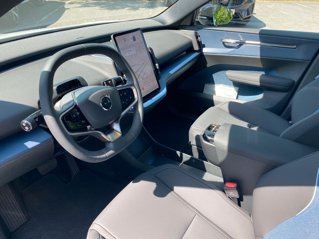 Volvo EX30 2025