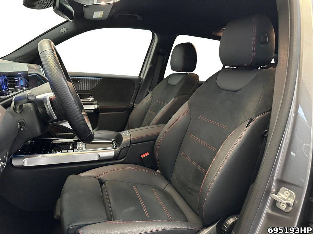 Mercedes-Benz EQB 2024